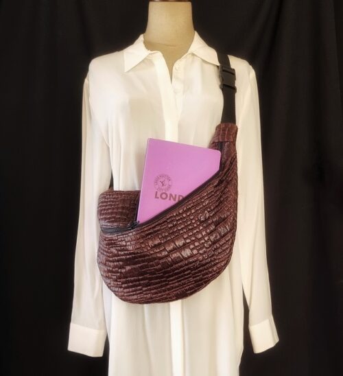 sac banane Moonshine en jacquard geometric cloqué sur mannequin